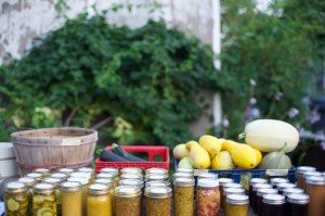 2LMarket-table2-1024x682